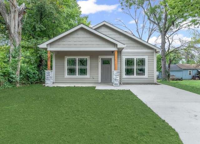 Property at 919 E Hamblin St, Ottawa, KS 66067, 3 beds, 2 baths