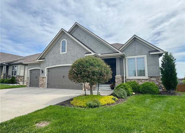 Property at 609 Savannah Dr, Greenwood, MO 64034, 4 beds, 3 baths
