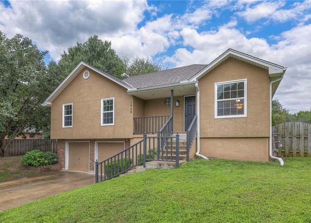 Property at 1928 NE Dill Cir, Lee's Summit, MO 64086, 3 beds, 3 baths