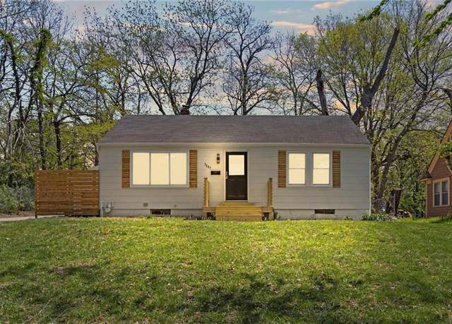 Property at 7327 Park Ave, Kansas City, MO 64132, 3 beds, 1.5 baths