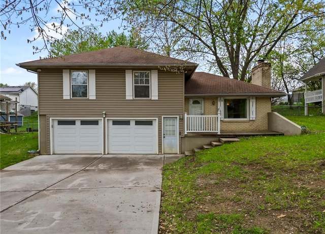 Property at 1210 Michele Dr, Excelsior Springs, MO 64024, 3 beds, 1.5 baths