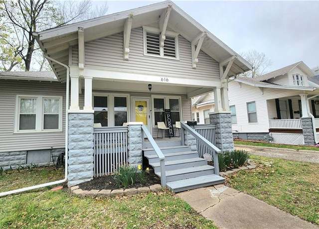 Property at 616 W Kansas St, Pittsburg, KS 66762, 2 beds, 1 bath