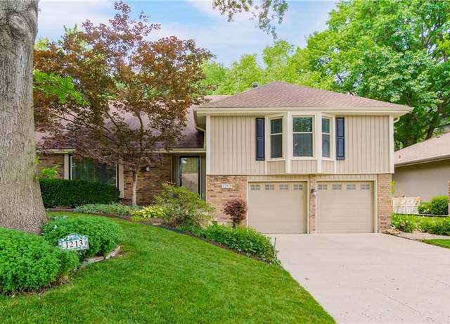 Property at 1213 Arawak St, Blue Springs, MO 64015, 3 beds, 3.5 baths
