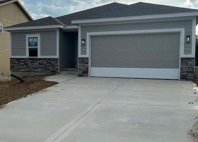 Property at 16243 Giorgia St, Parkville, MO 64152, 3 beds, 2 baths