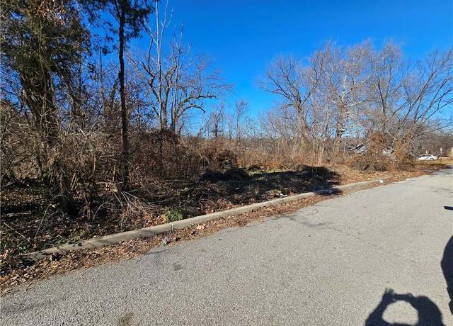 Property at 5322 Wayne Ave, Kansas City, MO 64110