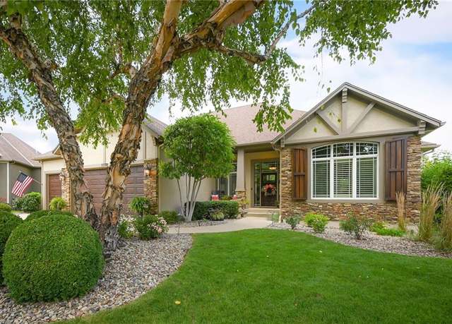 Property at 11130 W 146th Ter, Olathe, KS 66062, 4 beds, 3 baths