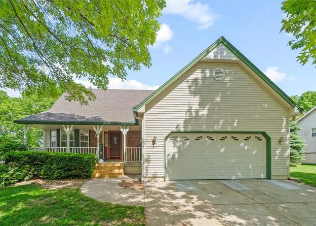 Property at 2108 Sunset Cir, Pleasant Hill, MO 64080, 3 beds, 2 baths