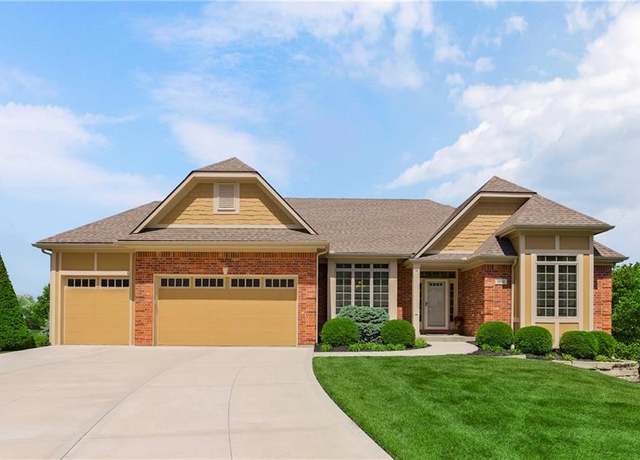 Property at 1930 Woodridge Dr, Leavenworth, KS 66048, 4 beds, 3.5 baths
