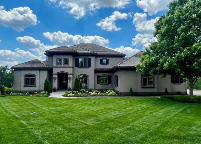 Property at 8075 Green Glades Ct, Parkville, MO 64152, 4 beds, 5.5 baths