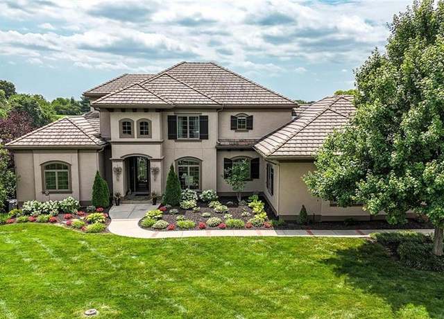 Property at 8075 Green Glades Ct, Parkville, MO 64152, 4 beds, 5.5 baths