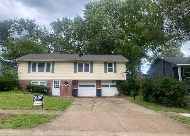 Property at 3703 E 113th Ter, Kansas City, MO 64134, 4 beds, 3 baths