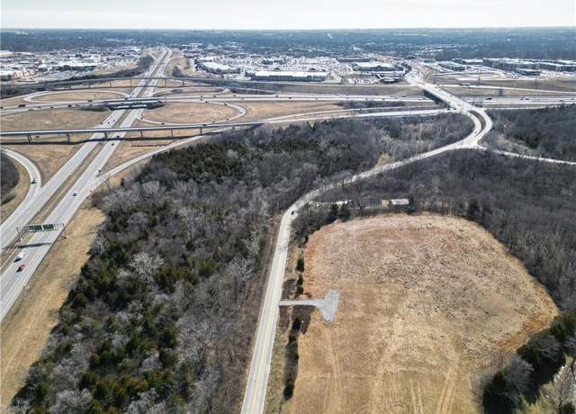 Property at 1352 NW Pryor Rd, Lee's Summit, MO 64081