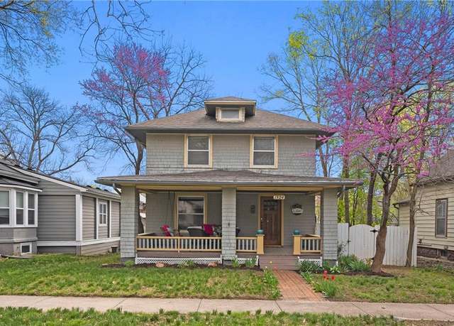 Property at 1324 Connecticut St, Lawrence, KS 66044, 3 beds, 1.5 baths