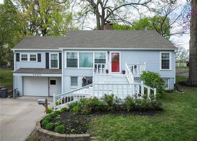 Property at 9309 E 9th St S, Independence, MO 64053, 5 beds, 2.5 baths