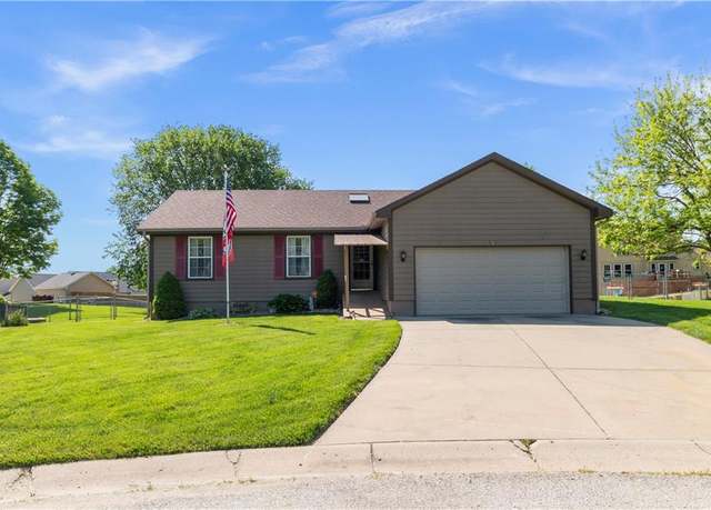 Property at 19321 E 14 St N, Independence, MO 64056, 4 beds, 3 baths