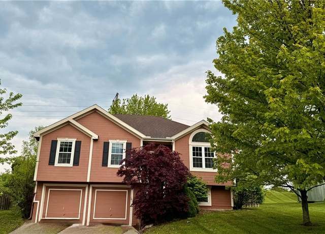 Property at 11416 N Ewing Ave, Kansas City, MO 64156, 3 beds, 3 baths