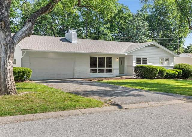 Property at 218 NW 43rd Ter, Kansas City, MO 64116, 3 beds, 2 baths