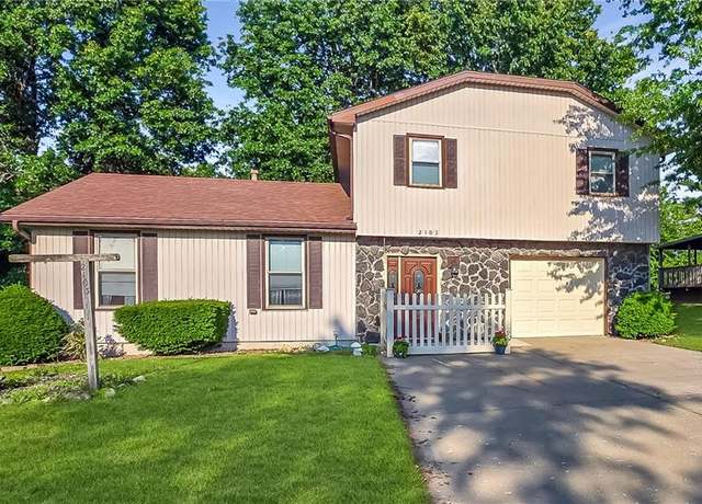 Property at 2103 Plum St, Higginsville, MO 64037, 3 beds, 2.5 baths