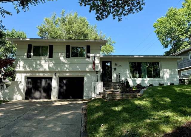 Property at 7724 Falmouth St, Prairie Village, KS 66208, 3 beds, 2.5 baths