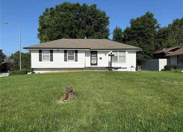 Property at 3830 S Summit Ridge Dr, Independence, MO 64055, 3 beds, 2 baths