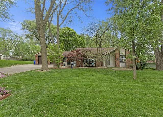 Property at 501 NE 74th Ter, Kansas City, MO 64118, 3 beds, 2.5 baths