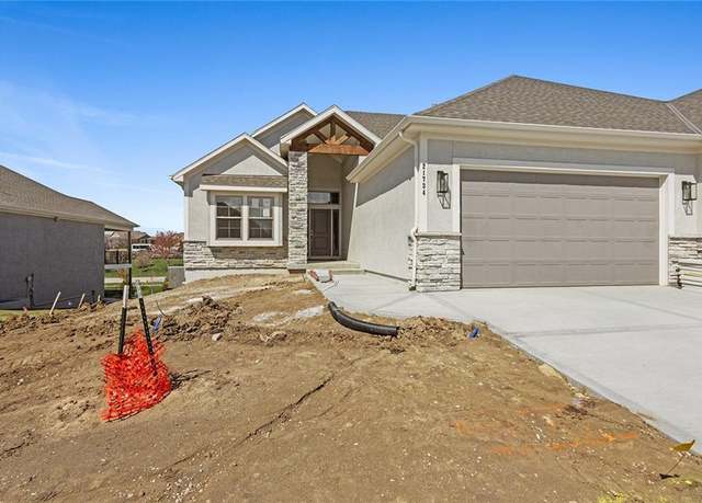Property at 21734 W 116th Ter, Olathe, KS 66061, 4 beds, 3 baths