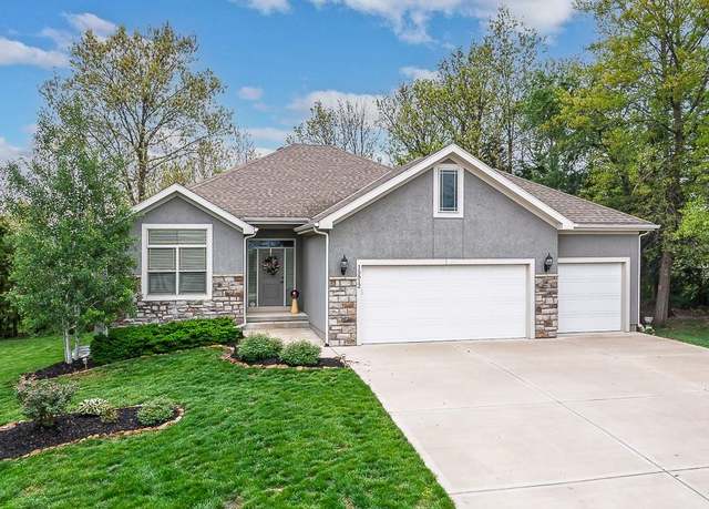 Property at 15512 Aspen Ct, Basehor, KS 66007, 4 beds, 3 baths