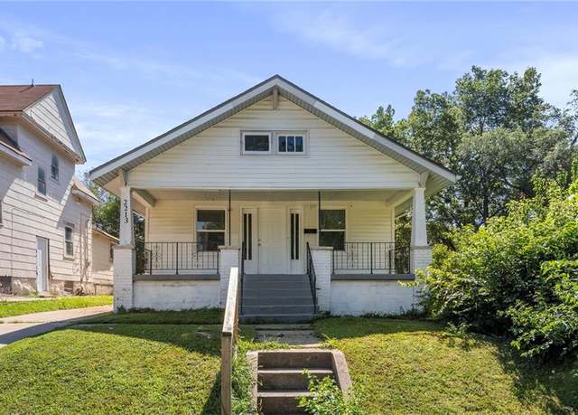 Property at 2213 N 10th St, Kansas City, KS 66104, 4 beds, 3 baths