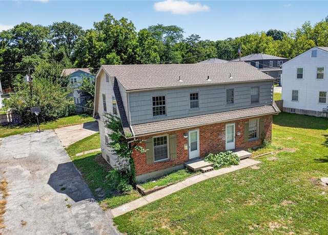 Property at 6631 Floyd St, Overland Park, KS 66202, 9 beds, 3 baths