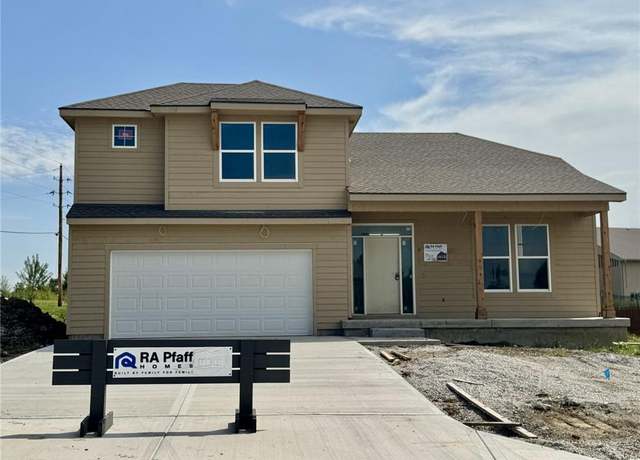 Property at 15501 Lakeside Dr, Basehor, KS 66007, 3 beds, 2 baths