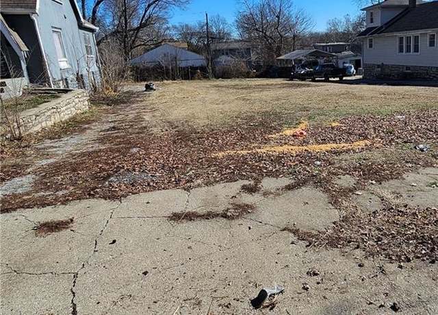 Property at 5829 Brooklyn Ave, Kansas City, MO 64130