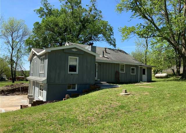 Property at 8480 NW High St Unit B, Amsterdam, MO 64723, 3 beds, 1.5 baths