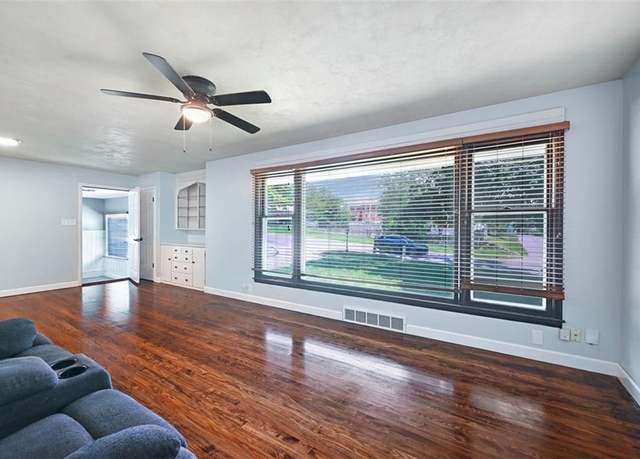 Property at 1708 S Broadway St, Leavenworth, KS 66048, 3 beds, 2 baths