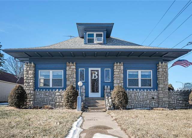 Property at 2 S Sibley St, Buckner, MO 64016, 4 beds, 2 baths