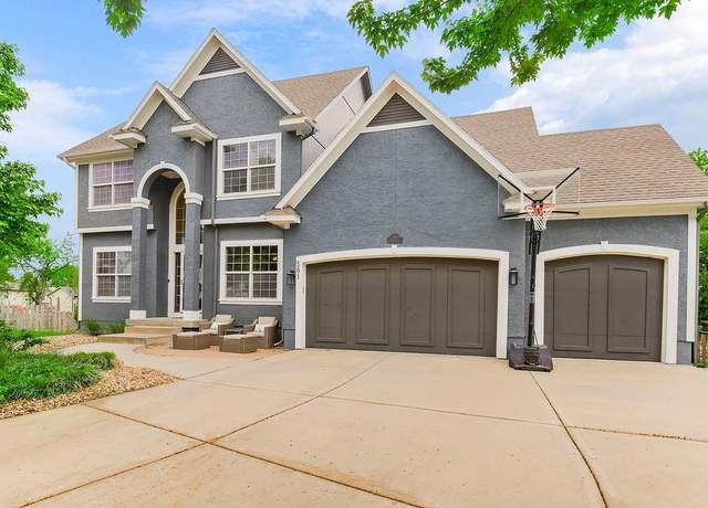 Property at 581 N Evergreen St, Gardner, KS 66030, 5 beds, 4 baths