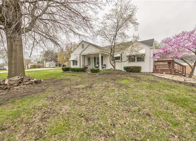 Property at 6810 Hawthorne Ave, Kansas City, MO 64133, 3 beds, 1 bath