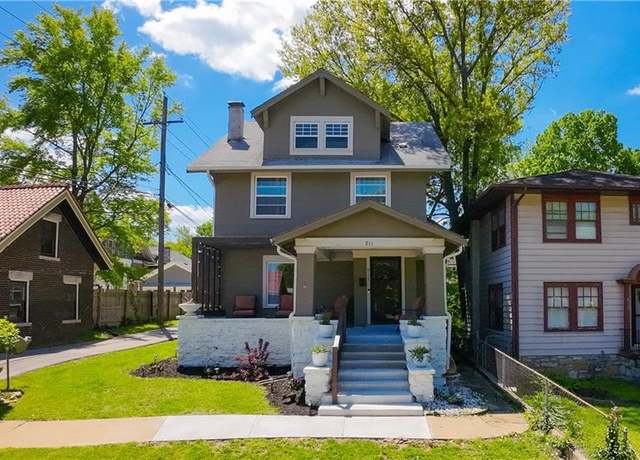 Property at 911 W 32nd Ter, Kansas City, MO 64111, 3 beds, 2.5 baths