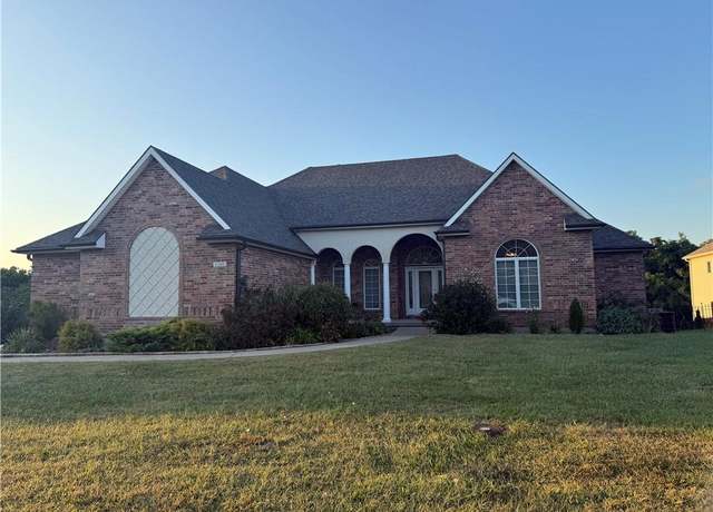 Property at 1200 SW Foxtail Dr, Grain Valley, MO 64029, 4 beds, 4 baths
