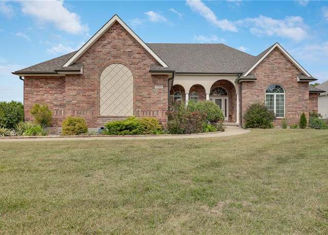 Property at 1200 SW Foxtail Dr, Grain Valley, MO 64029, 4 beds, 4 baths