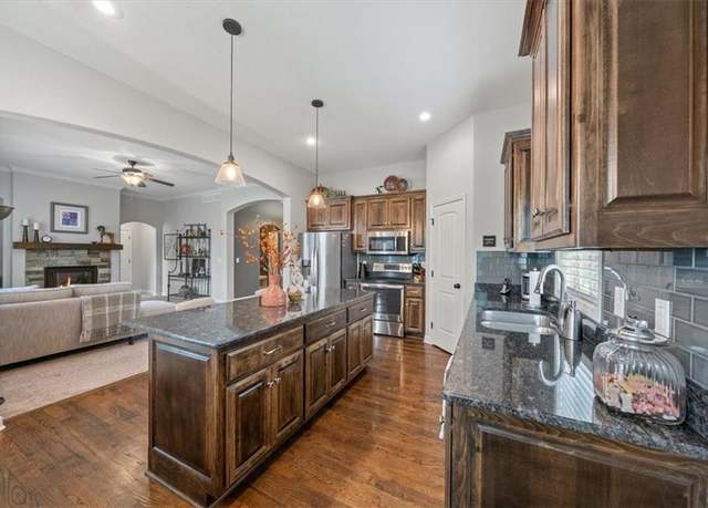 Property at 19647 W 121st St, Olathe, KS 66061, 4 beds, 3 baths