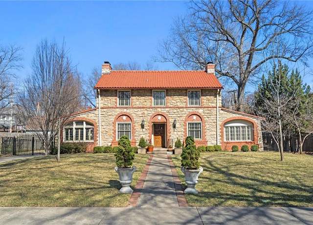 Property at 414 W Meyer Blvd, Kansas City, MO 64113, 4 beds, 3.5 baths