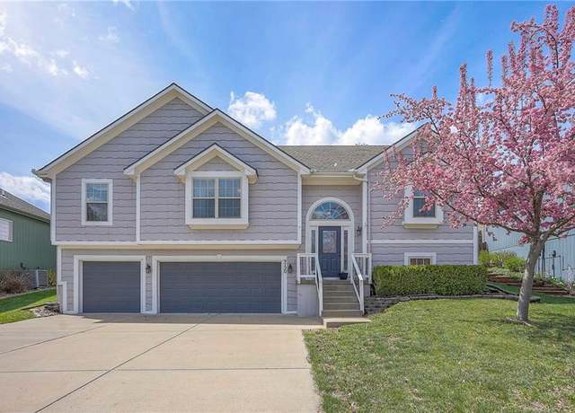 Property at 9720 N Donnelly Ave, Kansas City, MO 64157, 3 beds, 3 baths