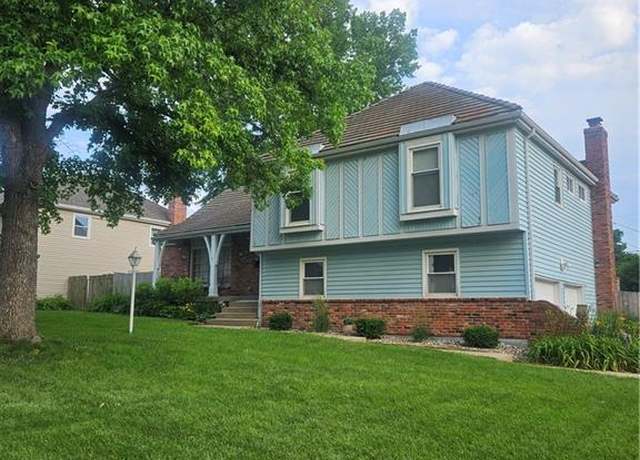 Property at 3511 NE 61st Ter, Gladstone, MO 64119, 4 beds, 2.5 baths
