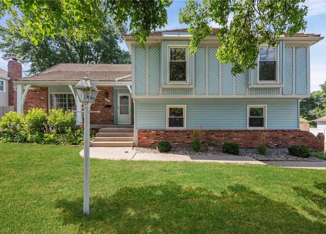 Property at 3511 NE 61st Ter, Gladstone, MO 64119, 4 beds, 2.5 baths