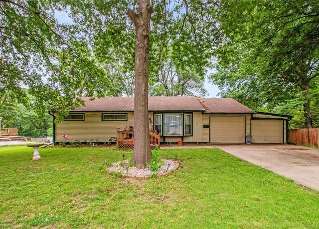 Property at 6004 S Claremont Ave, Raytown, MO 64133, 3 beds, 2 baths