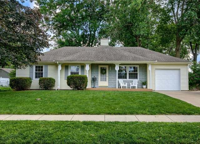 Property at 10009 W 88th Ter, Overland Park, KS 66212, 4 beds, 2 baths