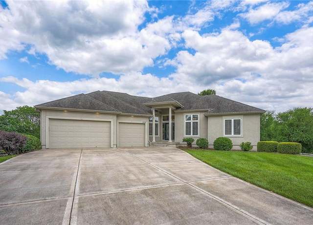 Property at 205 SE Hackamore Dr, Lee's Summit, MO 64082, 3 beds, 3.5 baths