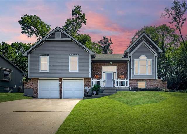 Property at 10141 NW 57th St, Kansas City, MO 64152, 4 beds, 2.5 baths