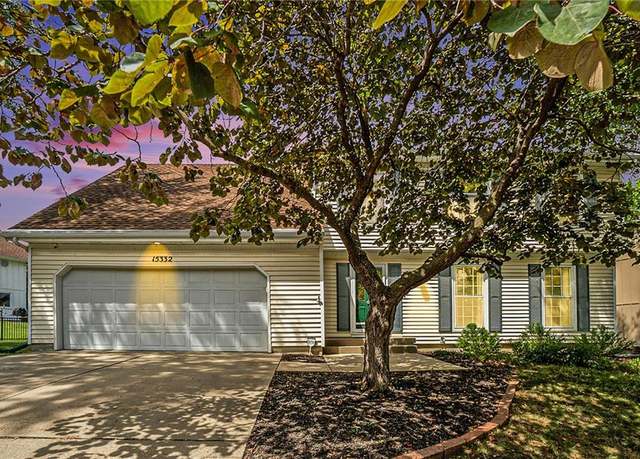Property at 15332 W 83rd Ter, Lenexa, KS 66219, 4 beds, 2.5 baths