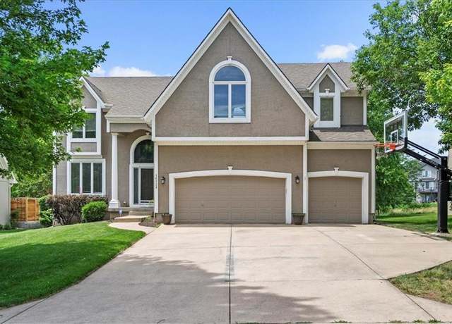 Property at 16128 Ash St, Overland Park, KS 66085, 5 beds, 5.5 baths